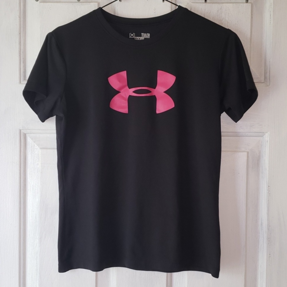 Under Armour black loose heat gear tshirt